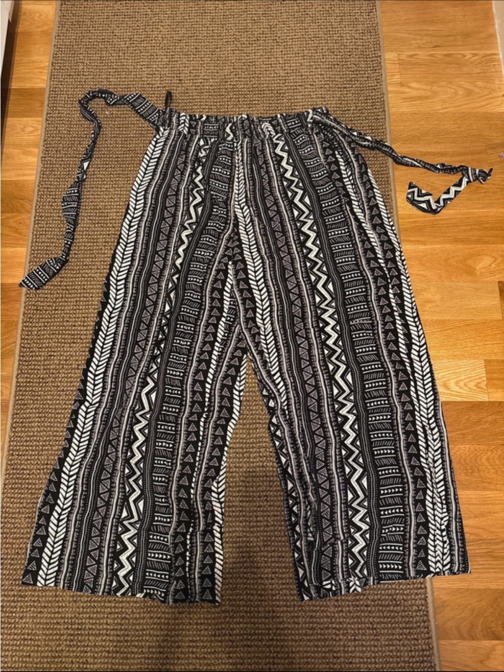 BloomChic Black & White Aztec Wide-Leg Pants